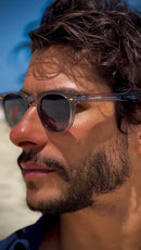 Óculos Reserva Cinza Translúcido