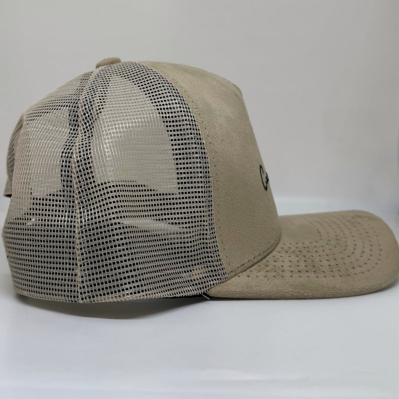 Boné Trucker Camurça Off White