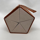 Case Pentagonal Marrom